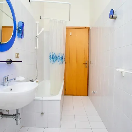 Sirolo, Trilocale In Centro, Con Terrazzo E Aria Condizionata - S078 * シローロ